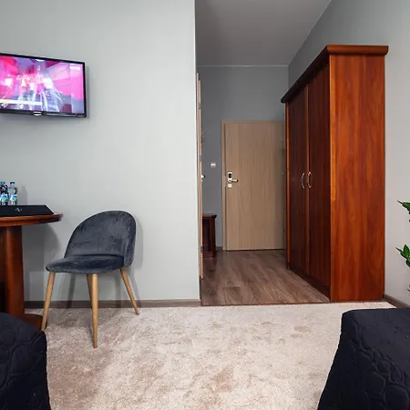 Guest house Absolwent 3*