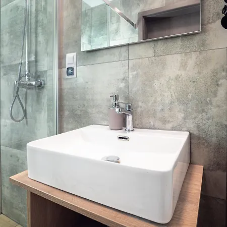 Guest house Absolwent 3*